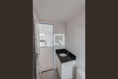 Banheiro de kitnet/studio para alugar com 1 quarto, 43m² em Vila São Pedro, Santo André