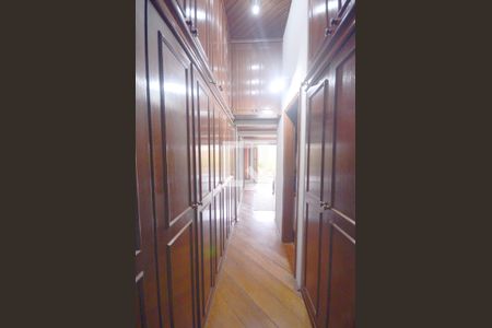 Casa à venda com 460m², 3 quartos e 4 vagas Casa à venda com 460m², 3 quartos e 4 vagasClosset