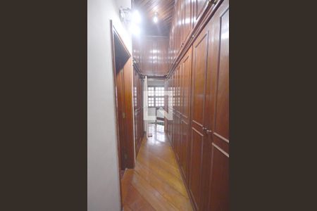 Casa à venda com 460m², 3 quartos e 4 vagas Casa à venda com 460m², 3 quartos e 4 vagasClosset