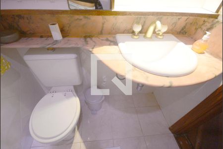 Casa à venda com 460m², 3 quartos e 4 vagas Casa à venda com 460m², 3 quartos e 4 vagasBanheiro 2