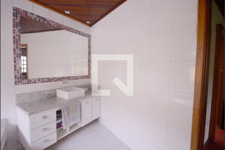 Casa à venda com 460m², 3 quartos e 4 vagas Casa à venda com 460m², 3 quartos e 4 vagasBanheiro da Suite 2