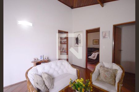 Casa à venda com 460m², 3 quartos e 4 vagas Casa à venda com 460m², 3 quartos e 4 vagasSala 2