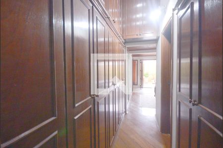 Casa à venda com 460m², 3 quartos e 4 vagas Casa à venda com 460m², 3 quartos e 4 vagasClosset