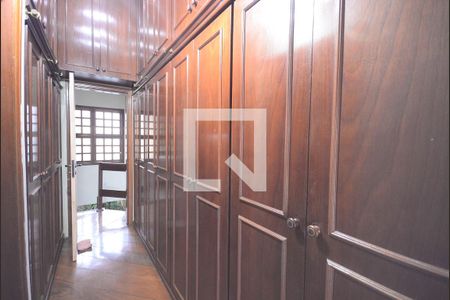 Casa à venda com 460m², 3 quartos e 4 vagas Casa à venda com 460m², 3 quartos e 4 vagasClosset