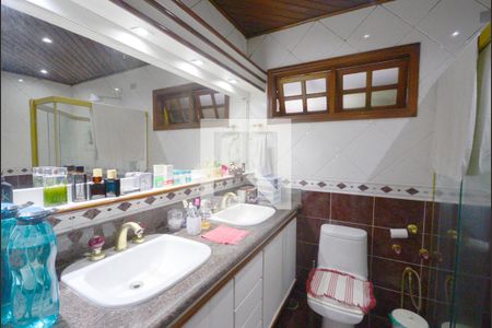 Casa à venda com 460m², 3 quartos e 4 vagas Casa à venda com 460m², 3 quartos e 4 vagasBanheiro da Suite 3