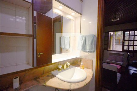 Casa à venda com 460m², 3 quartos e 4 vagas Casa à venda com 460m², 3 quartos e 4 vagasBanheiro 2