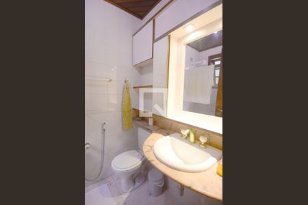 Casa à venda com 460m², 3 quartos e 4 vagas Casa à venda com 460m², 3 quartos e 4 vagasBanheiro 2