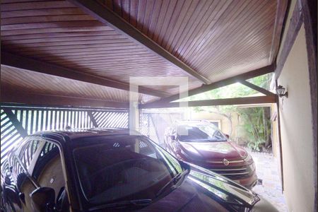 Casa à venda com 460m², 3 quartos e 4 vagas Casa à venda com 460m², 3 quartos e 4 vagasGaragem