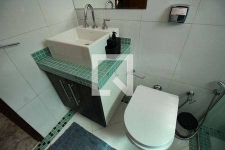 Casa à venda com 149m², 3 quartos e 2 vagas Casa à venda com 149m², 3 quartos e 2 vagasBanheiro