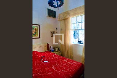 Casa à venda com 300m², 6 quartos e 2 vagas Casa à venda com 300m², 6 quartos e 2 vagasSuíte