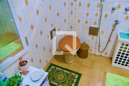 Casa à venda com 300m², 6 quartos e 2 vagas Casa à venda com 300m², 6 quartos e 2 vagasQuarto