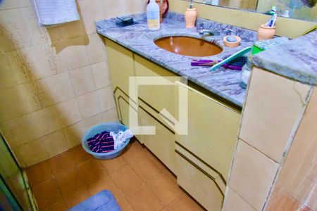 Casa à venda com 300m², 6 quartos e 2 vagas Casa à venda com 300m², 6 quartos e 2 vagasSuíte banheiro