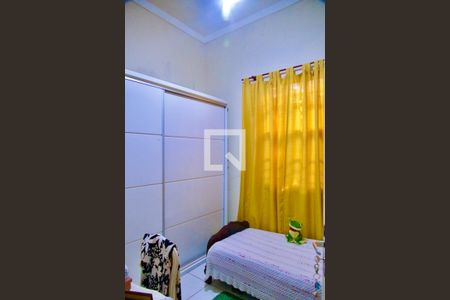 Casa à venda com 300m², 6 quartos e 2 vagas Casa à venda com 300m², 6 quartos e 2 vagasQuarto