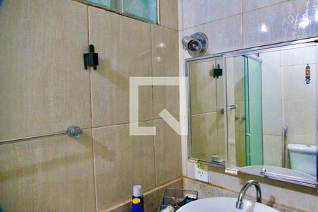 Casa à venda com 300m², 6 quartos e 2 vagas Casa à venda com 300m², 6 quartos e 2 vagasSuíte anexo banheiro