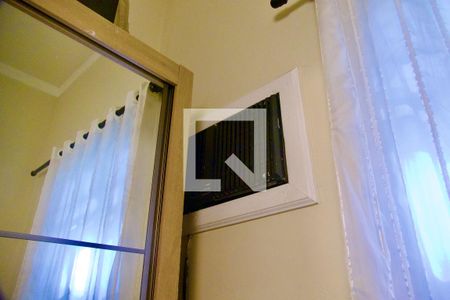 Casa à venda com 300m², 6 quartos e 2 vagas Casa à venda com 300m², 6 quartos e 2 vagasQuarto