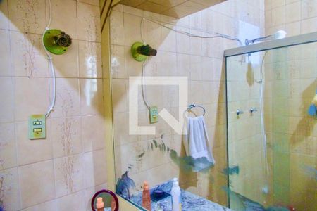 Casa à venda com 300m², 6 quartos e 2 vagas Casa à venda com 300m², 6 quartos e 2 vagasSuíte banheiro