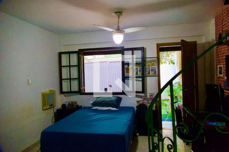 Casa à venda com 300m², 6 quartos e 2 vagas Casa à venda com 300m², 6 quartos e 2 vagasSuíte anexo