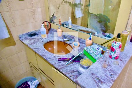 Casa à venda com 300m², 6 quartos e 2 vagasSuíte banheiro 