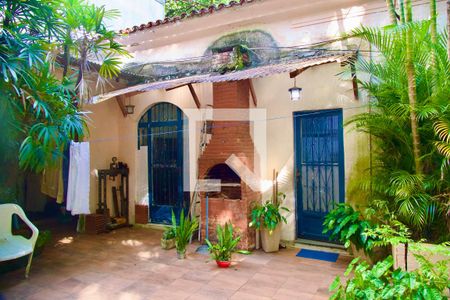 Casa à venda com 300m², 6 quartos e 2 vagasÁrea serviço 