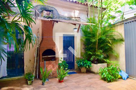 Casa à venda com 300m², 6 quartos e 2 vagas Casa à venda com 300m², 6 quartos e 2 vagasÁrea serviço