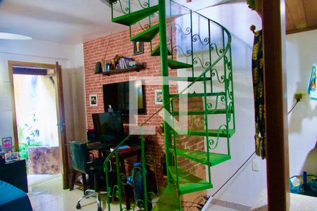 Casa à venda com 300m², 6 quartos e 2 vagas Casa à venda com 300m², 6 quartos e 2 vagasSuíte anexo