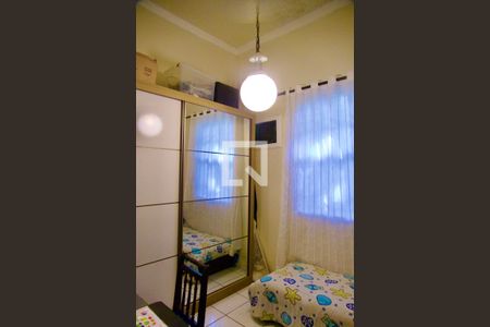 Casa à venda com 300m², 6 quartos e 2 vagas Casa à venda com 300m², 6 quartos e 2 vagasQuarto