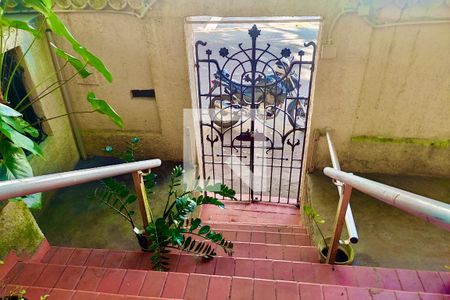 Casa à venda com 300m², 6 quartos e 2 vagas Casa à venda com 300m², 6 quartos e 2 vagasHall de entrada