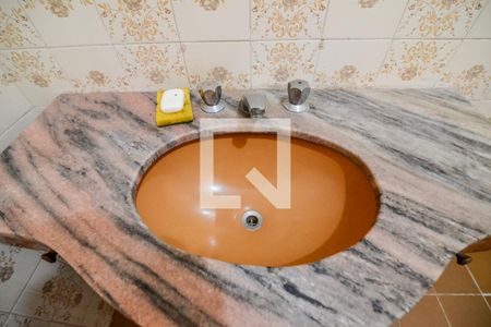 Casa à venda com 250m², 3 quartos e 2 vagas Casa à venda com 250m², 3 quartos e 2 vagasBanheiro