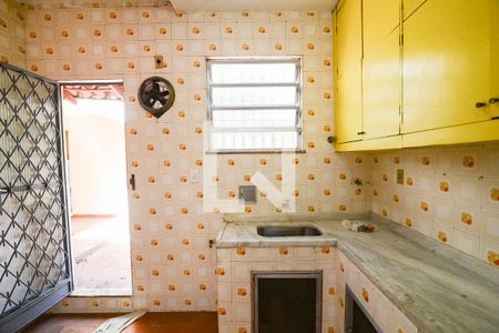 Casa à venda com 250m², 3 quartos e 2 vagas Casa à venda com 250m², 3 quartos e 2 vagasCozinha