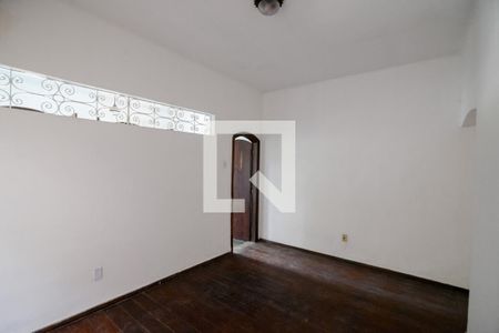 Casa à venda com 250m², 3 quartos e 2 vagas Casa à venda com 250m², 3 quartos e 2 vagasSala