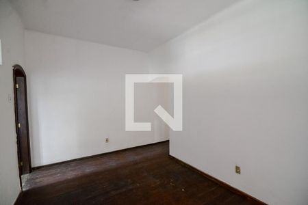 Casa à venda com 250m², 3 quartos e 2 vagas Casa à venda com 250m², 3 quartos e 2 vagasSala