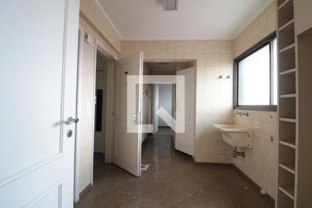 Apartamento para alugar com 257m², 3 quartos e 4 vagasÁrea de Serviço