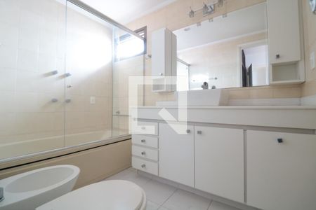 Apartamento para alugar com 257m², 3 quartos e 4 vagasBanheiro da Suíte 1