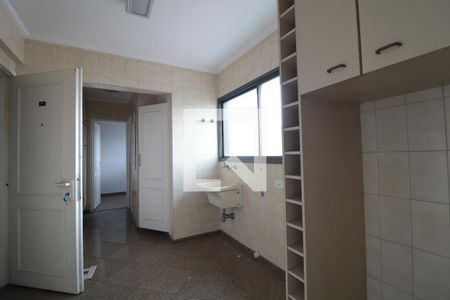Apartamento para alugar com 257m², 3 quartos e 4 vagasÁrea de Serviço