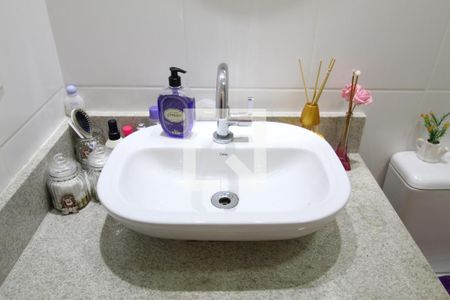 Apartamento à venda com 61m², 2 quartos e 1 vagaBanheiro Social