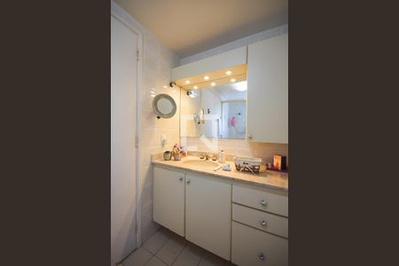 Apartamento à venda com 110m², 3 quartos e 2 vagasBanheiro suíte 3