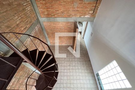 Casa para alugar com 200m², 3 quartos e 1 vagaEscada