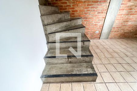 Casa para alugar com 200m², 3 quartos e 1 vagaEscada 2