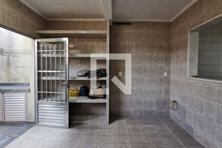 Casa à venda com 180m², 3 quartos e 1 vagaÁrea de Serviço