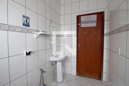 Casa para alugar com 330m², 3 quartos e 2 vagasBanheiro 1