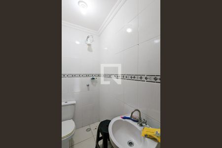 Casa à venda com 200m², 3 quartos e 2 vagasBanheiro 2 da casa 2