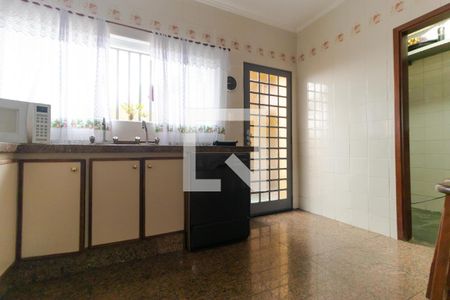 Casa à venda com 212m², 3 quartos e 5 vagas Casa à venda com 212m², 3 quartos e 5 vagasCozinha