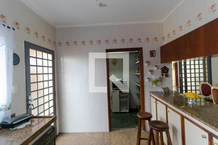 Casa à venda com 212m², 3 quartos e 5 vagas Casa à venda com 212m², 3 quartos e 5 vagasCozinha