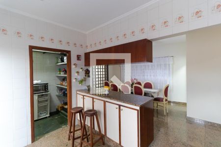 Casa à venda com 212m², 3 quartos e 5 vagas Casa à venda com 212m², 3 quartos e 5 vagasCozinha