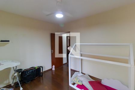 Casa à venda com 212m², 3 quartos e 5 vagas Casa à venda com 212m², 3 quartos e 5 vagasQuarto 01