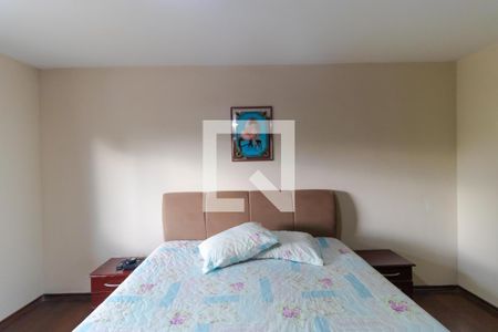 Casa à venda com 212m², 3 quartos e 5 vagas Casa à venda com 212m², 3 quartos e 5 vagasQuarto 02