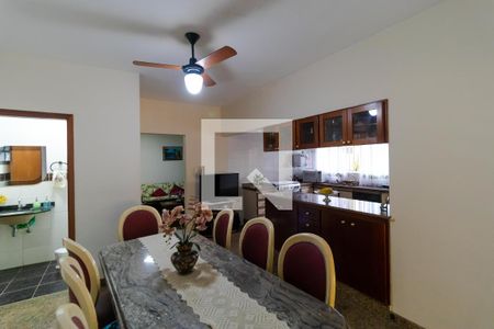 Casa à venda com 212m², 3 quartos e 5 vagas Casa à venda com 212m², 3 quartos e 5 vagasSala de Jantar