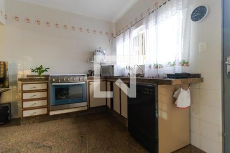 Casa à venda com 212m², 3 quartos e 5 vagas Casa à venda com 212m², 3 quartos e 5 vagasCozinha