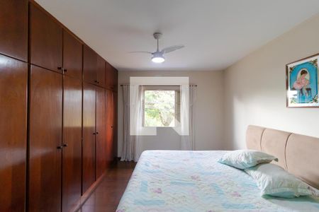 Casa à venda com 212m², 3 quartos e 5 vagas Casa à venda com 212m², 3 quartos e 5 vagasQuarto 02