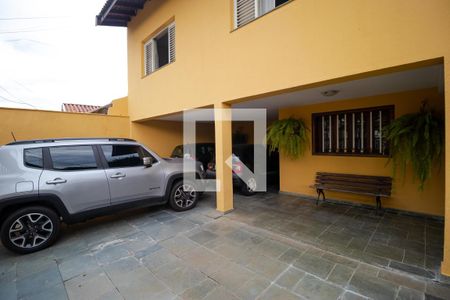 Casa à venda com 212m², 3 quartos e 5 vagas Casa à venda com 212m², 3 quartos e 5 vagasGaragem
